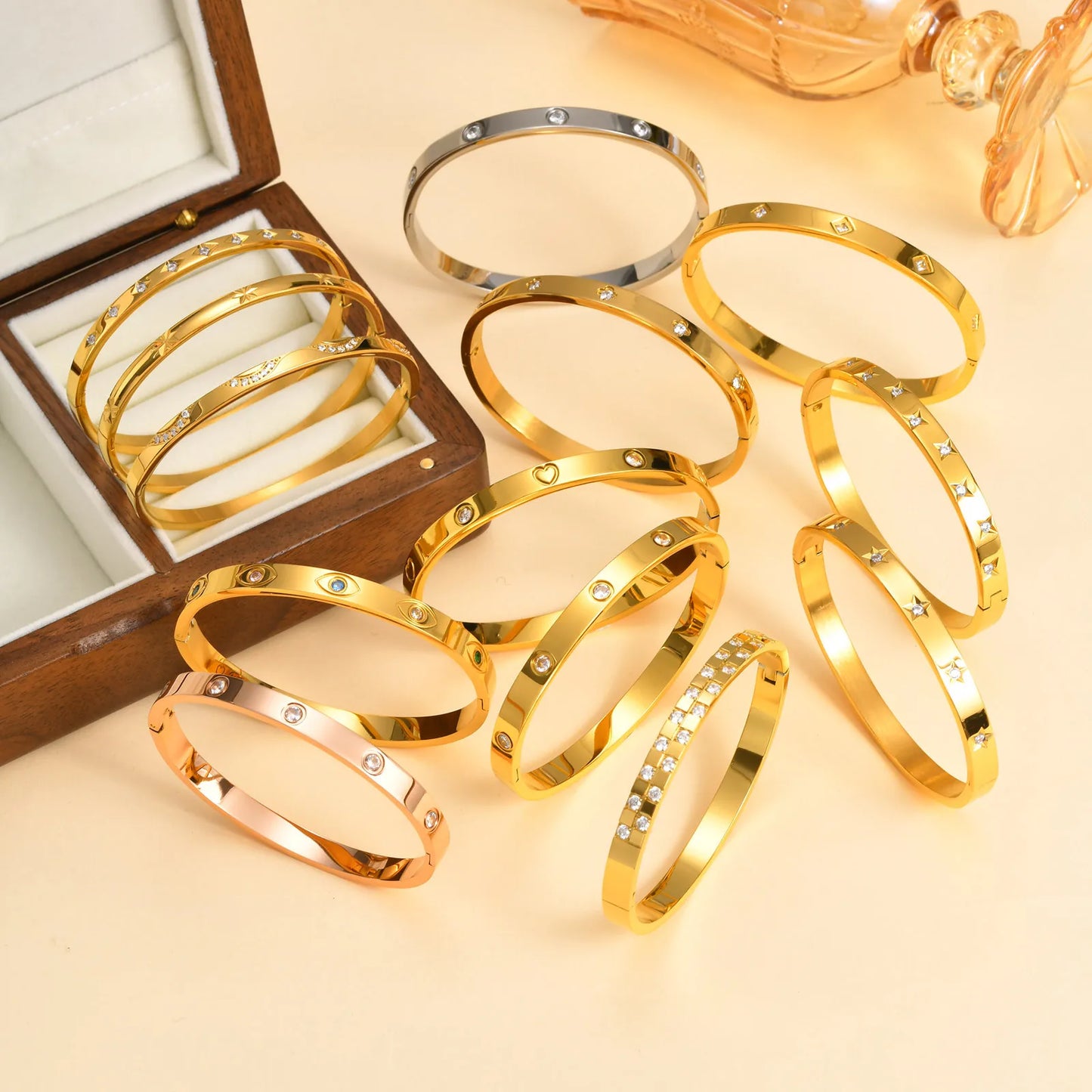 Vnox High-End Stainless Steel Women Bangles, Luxury Solid Gold Plated Love Cuff Bracelets,US Europ Hot Fashion Daily Ins Jewelry