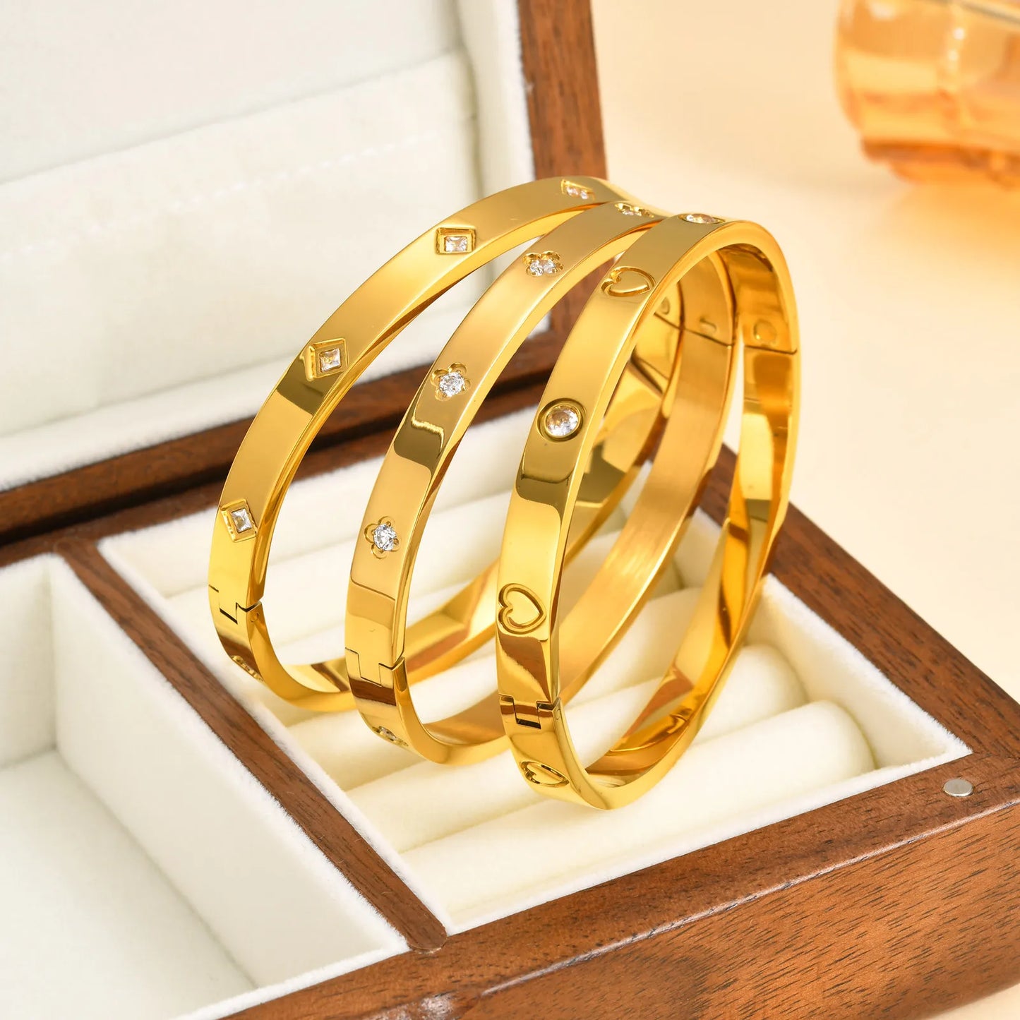 Vnox High-End Stainless Steel Women Bangles, Luxury Solid Gold Plated Love Cuff Bracelets,US Europ Hot Fashion Daily Ins Jewelry